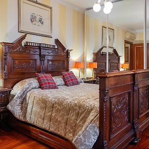 Camera grande con letto king size